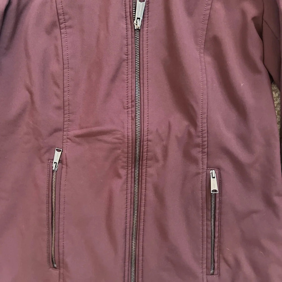 Andrew Marc extra warm water repellent maroon jacket with detachable hood small - Picture 8 of 8